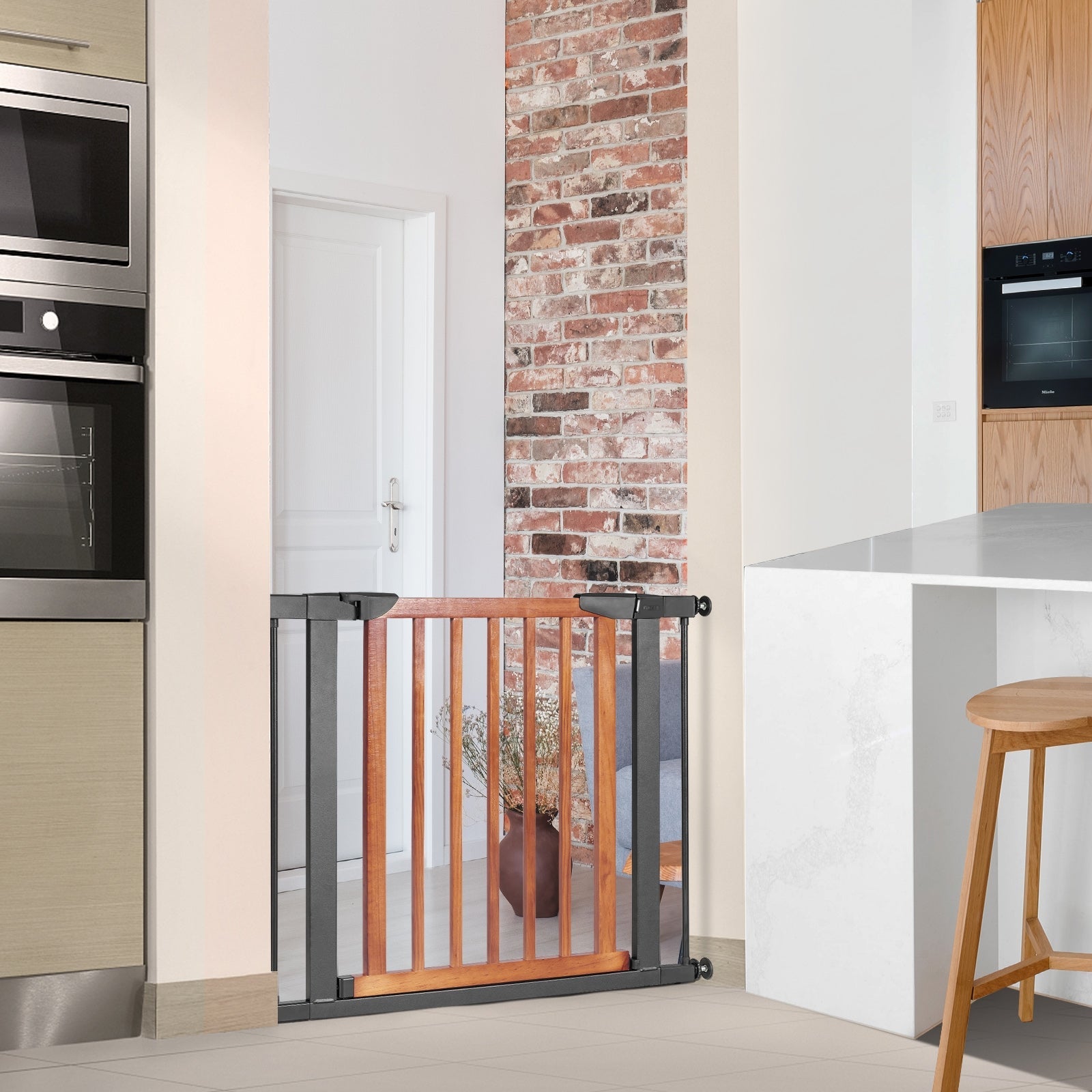 Extendable Safety Gate for Baby and Pet Brown