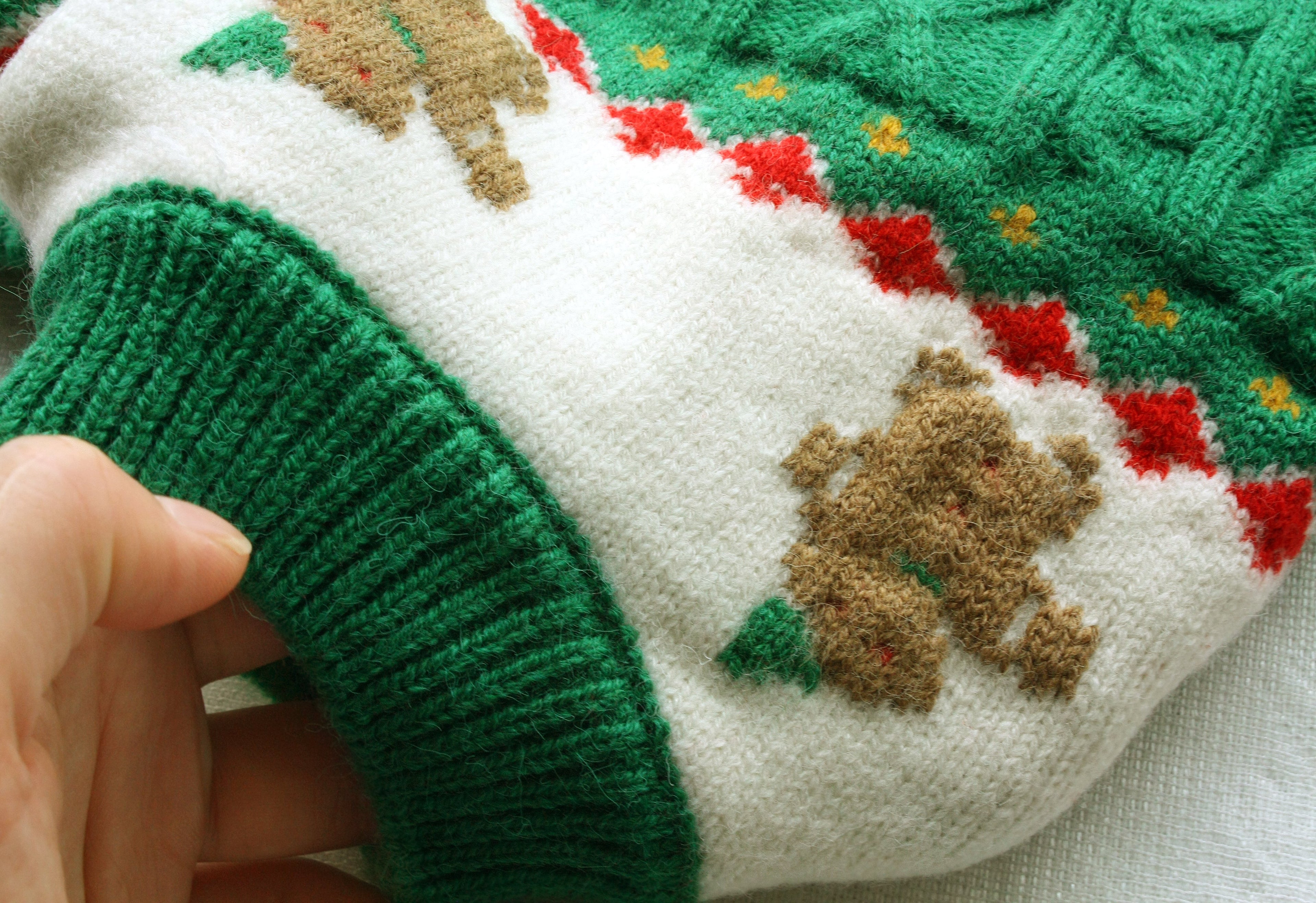 Christmas Dog Sweater Cozy Knitted Holiday Pet Jumper Pullover with Gingerbread Design Warm Winter Apparel