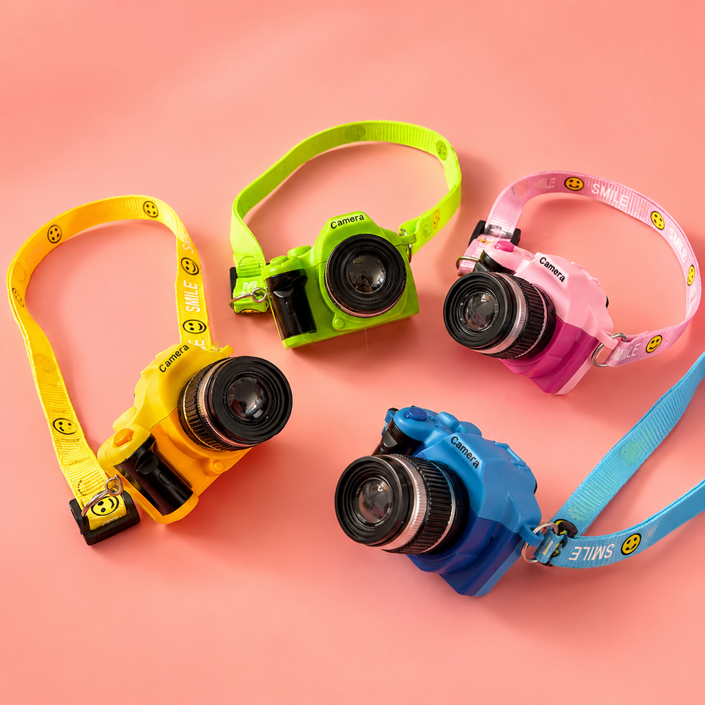 Interactive Camera Pet Necklace with Shutter Sound & Flash for Dogs & Cats - Colorful Photo Prop Accessory