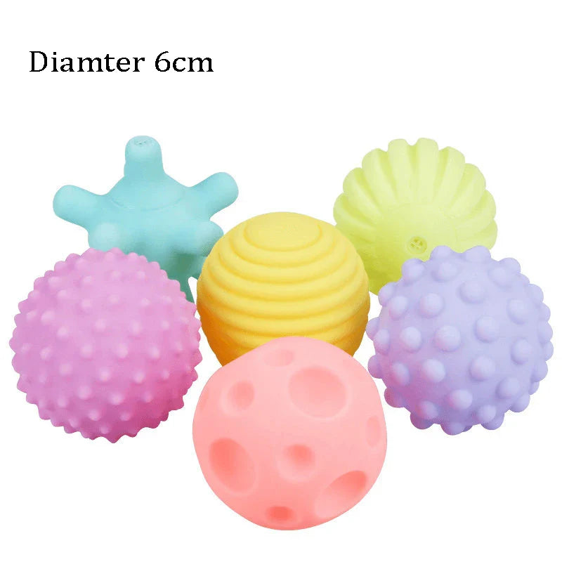 1-Pack Squeaky Dog Ball Toy 6 cm (2.36 in) Rubber Chew Toy for Small Dogs and Puppies Latex Ball 1pcs random color China Mainland