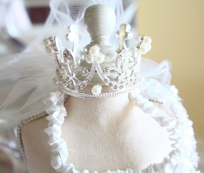 Luxury Pet Bridal Veil with Pearl Crown – Elegant Wedding Tiara Veil for Dogs & Cats