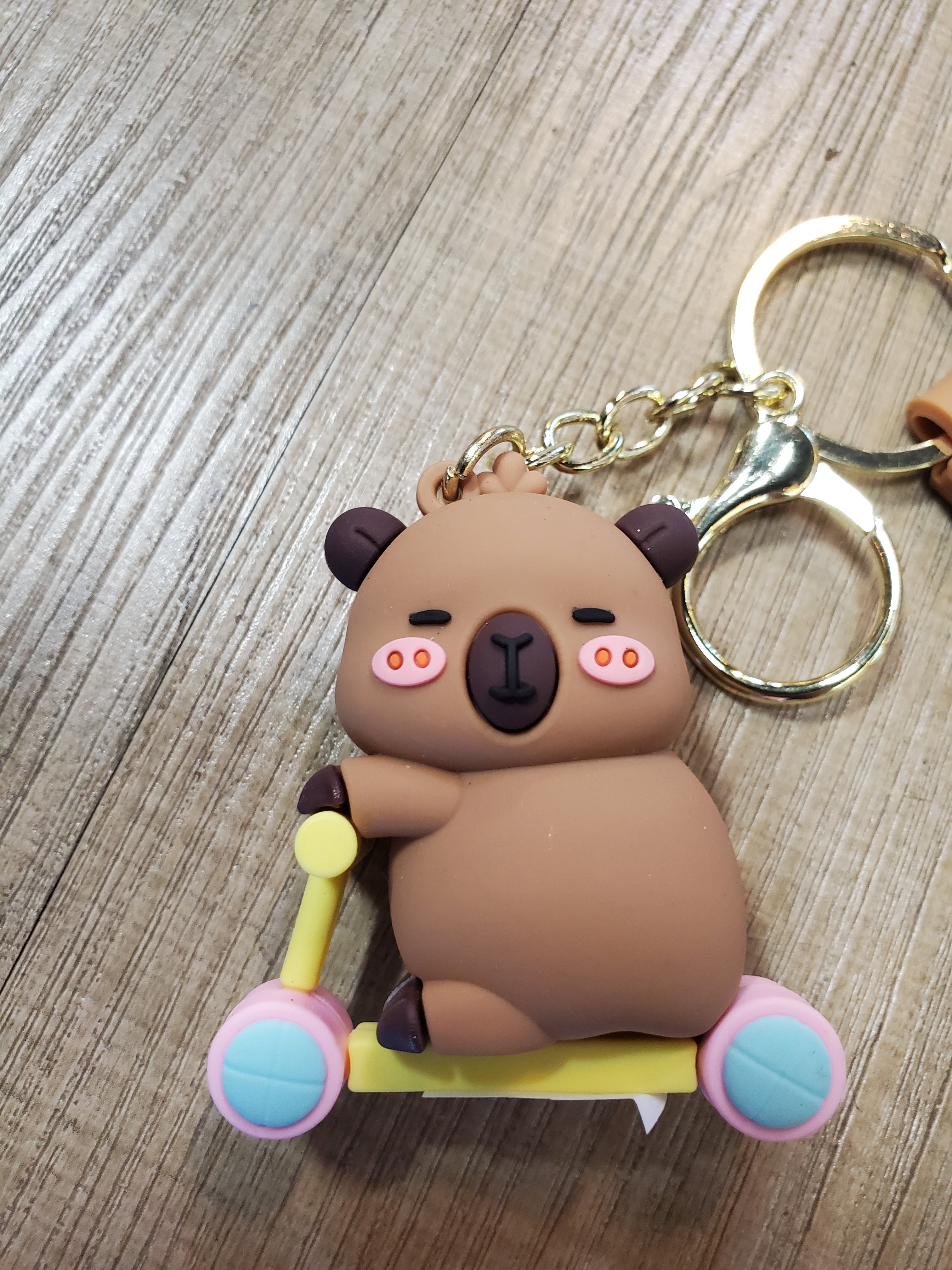 Capybara Bag Clip w/Keychain On Scooter