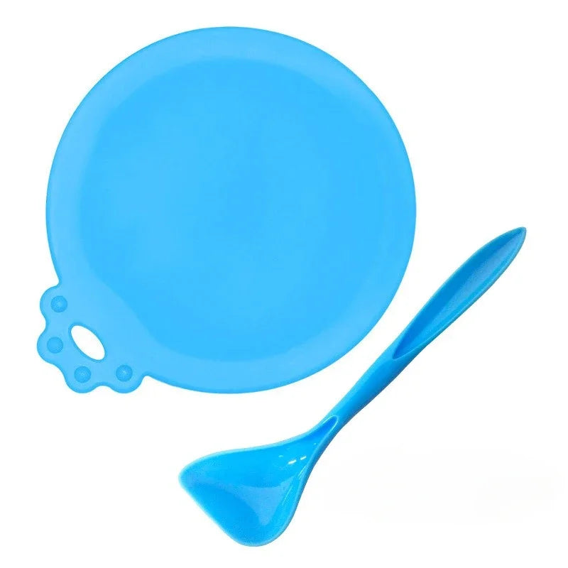 2-Piece Reusable Silicone Pet Can Lid & Spoon Set – Universal Fit (2.5/2.9/3.3 in | 6.35/7.37/8.38 cm) Airtight Seal for Dog & Cat Food Light blue