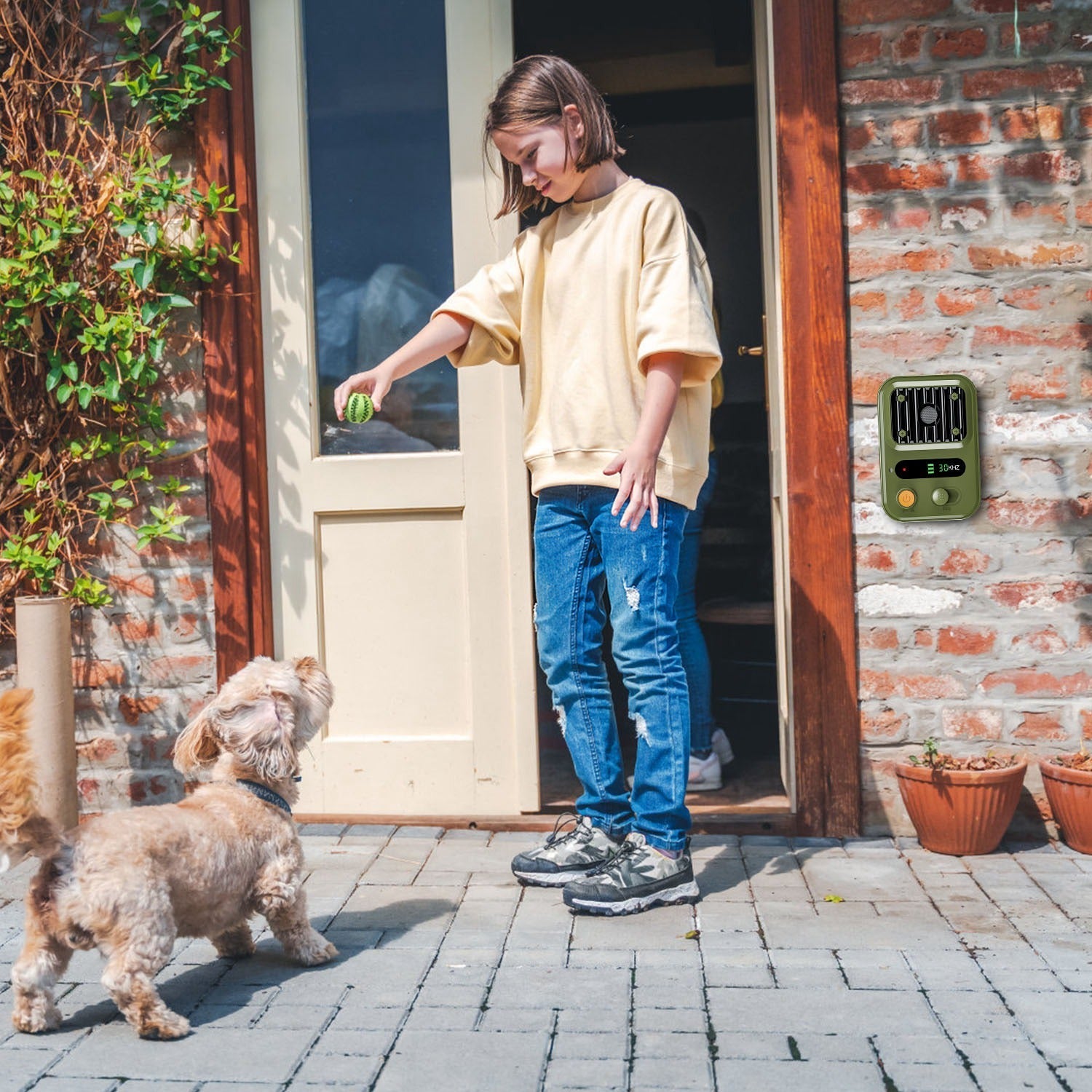 Ultrasonic Anti-Barking Device Rechargeable Auto Dog Bark Control Deterrent Box Training Device IPX4 Waterproof with 3 Frequency Max 32.8Feet Sensing